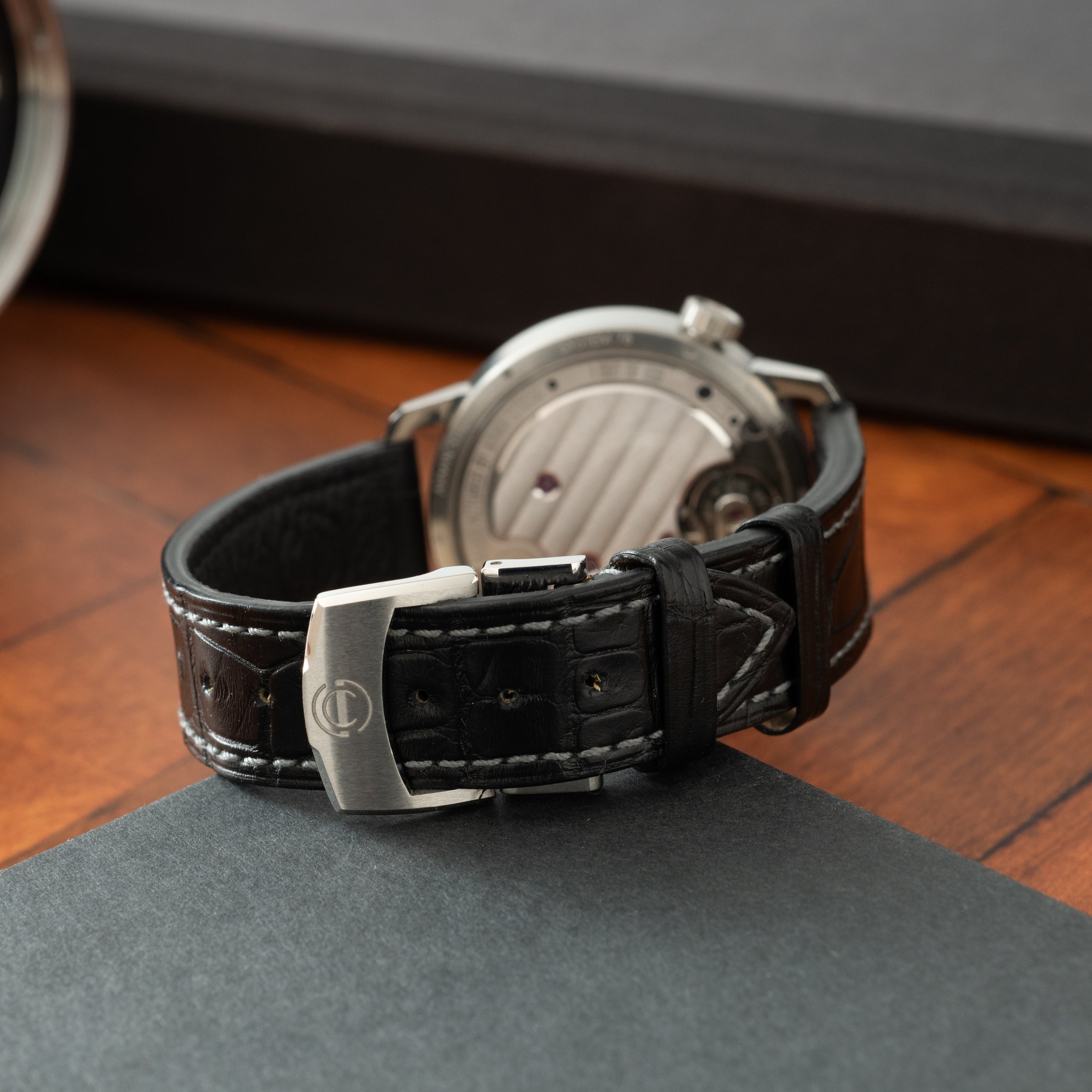 Armin Strom Tribute 1 Black – Analog:Shift