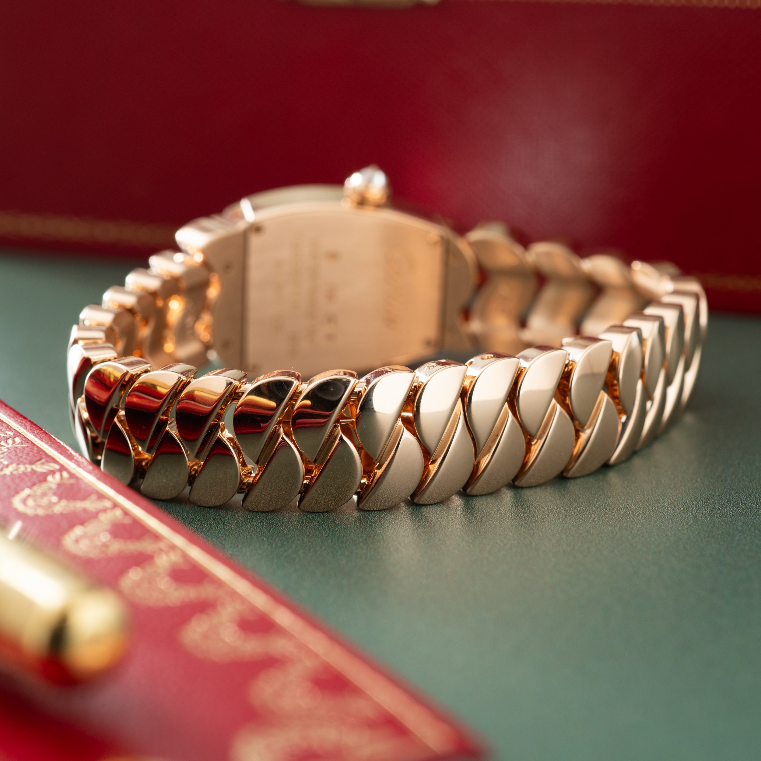 Cartier La Doña de Cartier – Analog:Shift