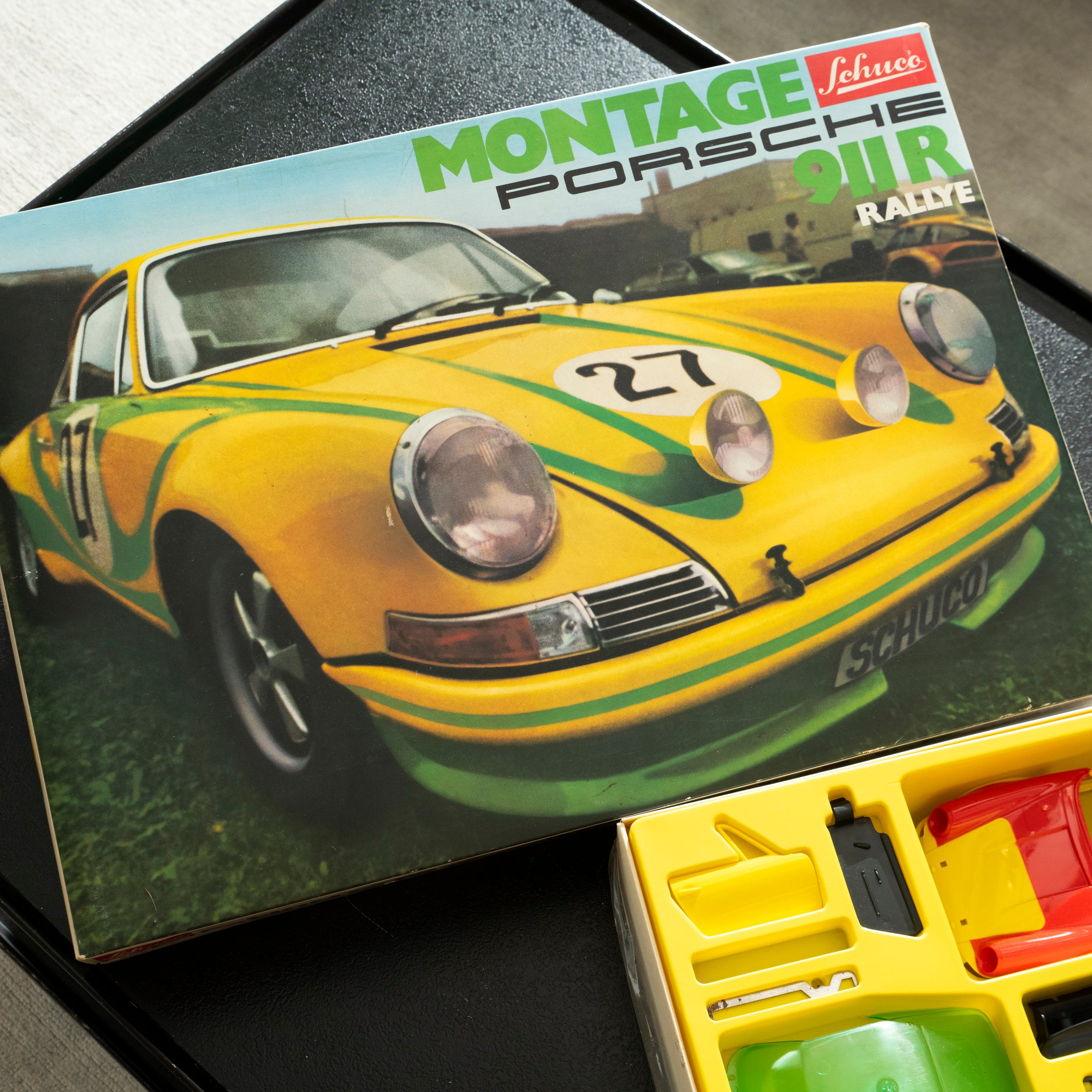 Montage Porsche 911R Model Kit from Schuco – Analog:Shift
