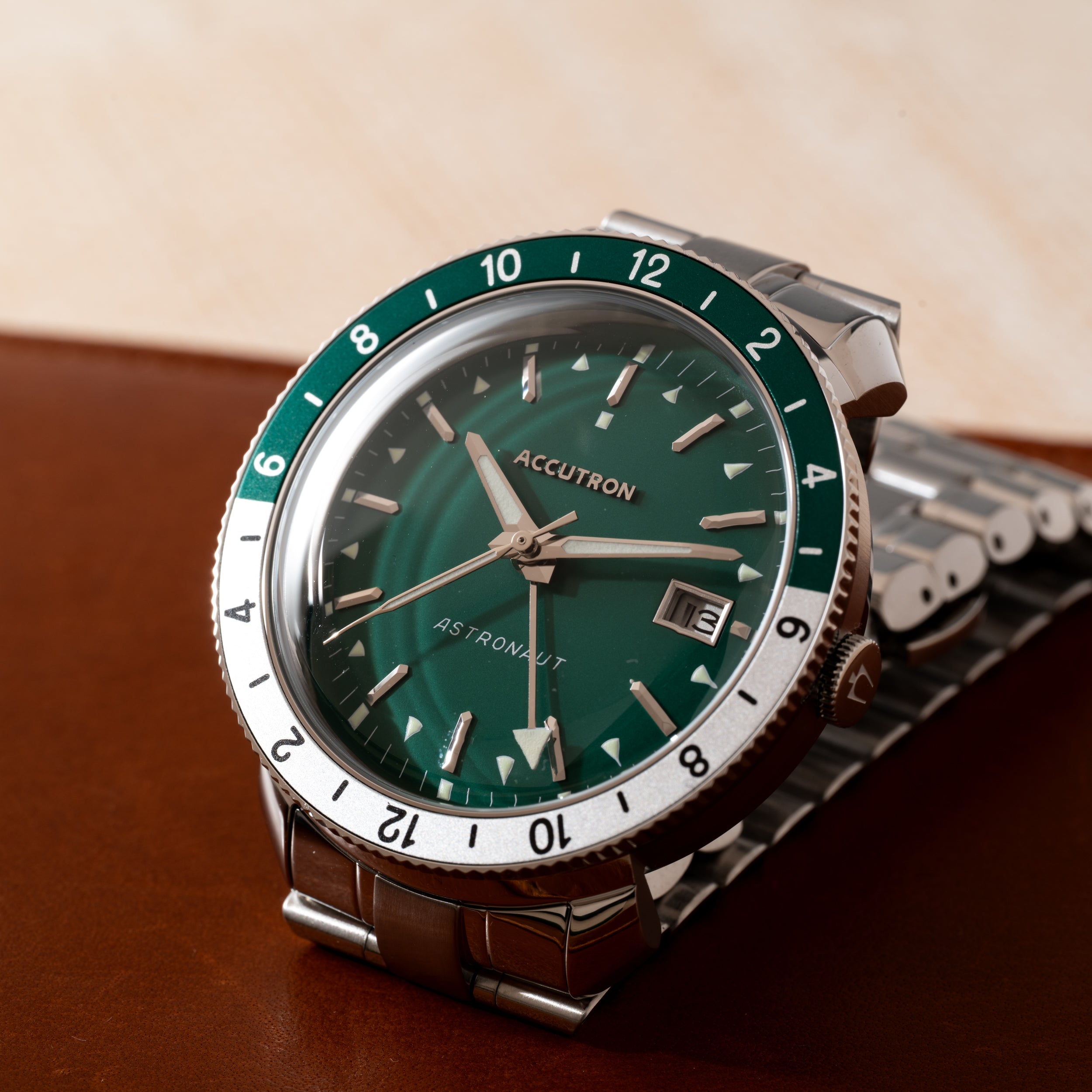 Bulova Accutron Astronaut – Analog:Shift