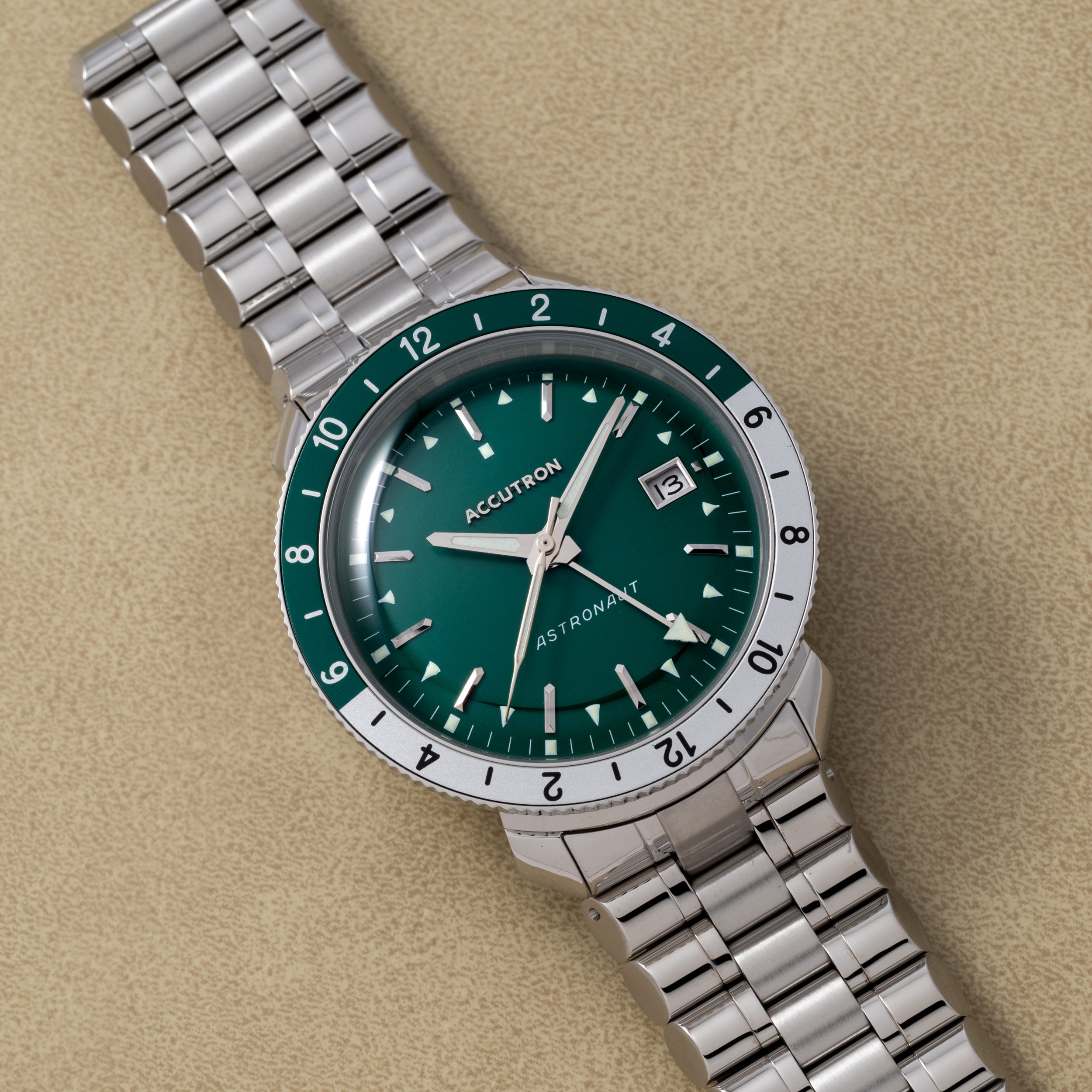 Bulova Accutron Astronaut – Analog:Shift