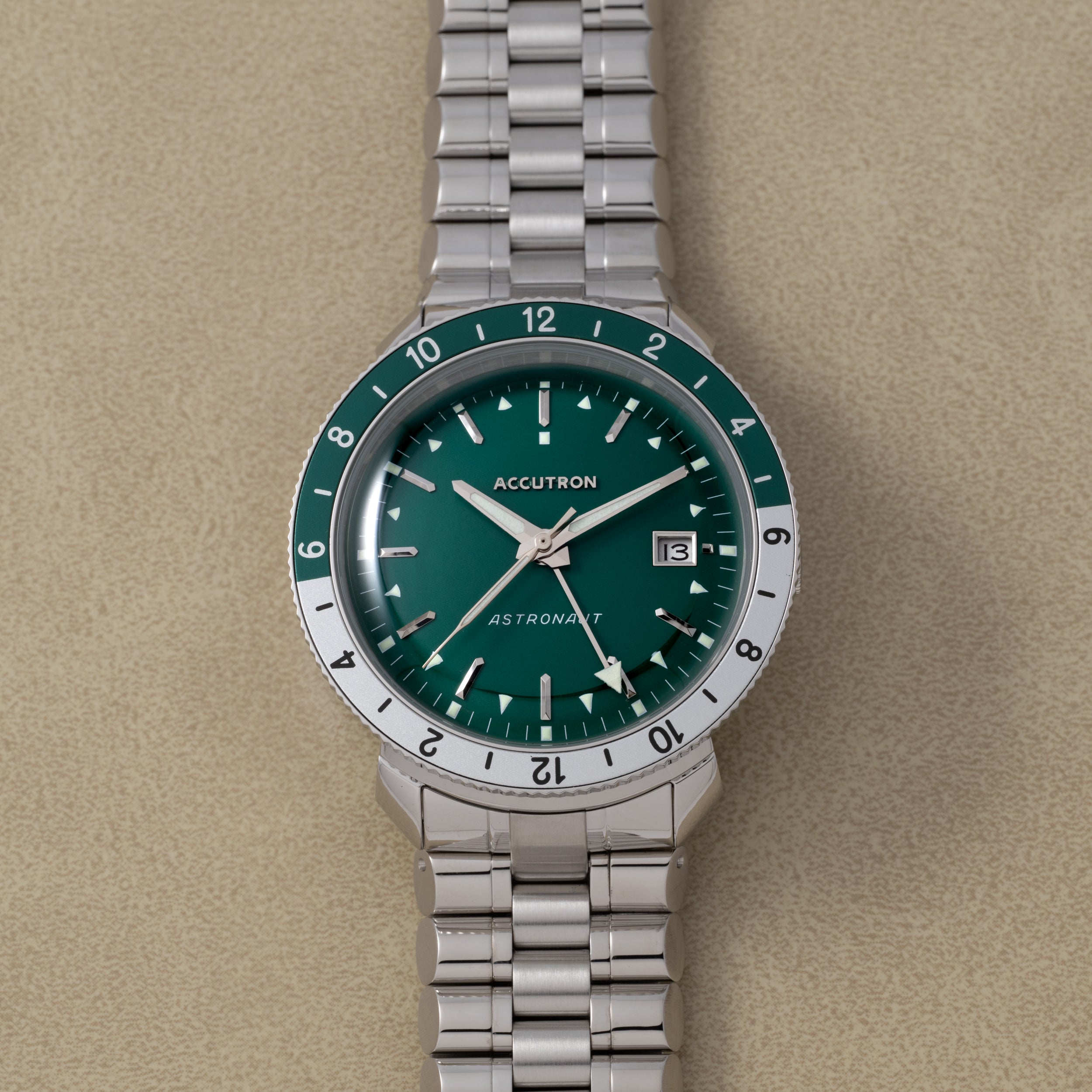 Bulova Accutron Astronaut – Analog:Shift