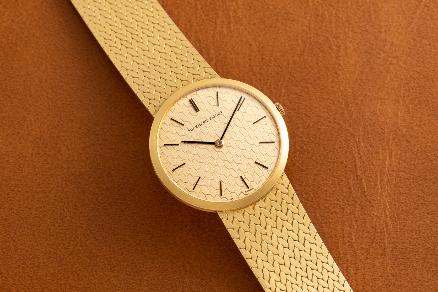 Audemars Piguet Yellow Gold Dress Watch Analog:Shift Audemars Piguet Yellow Gold Dress Watch Analog:Shift