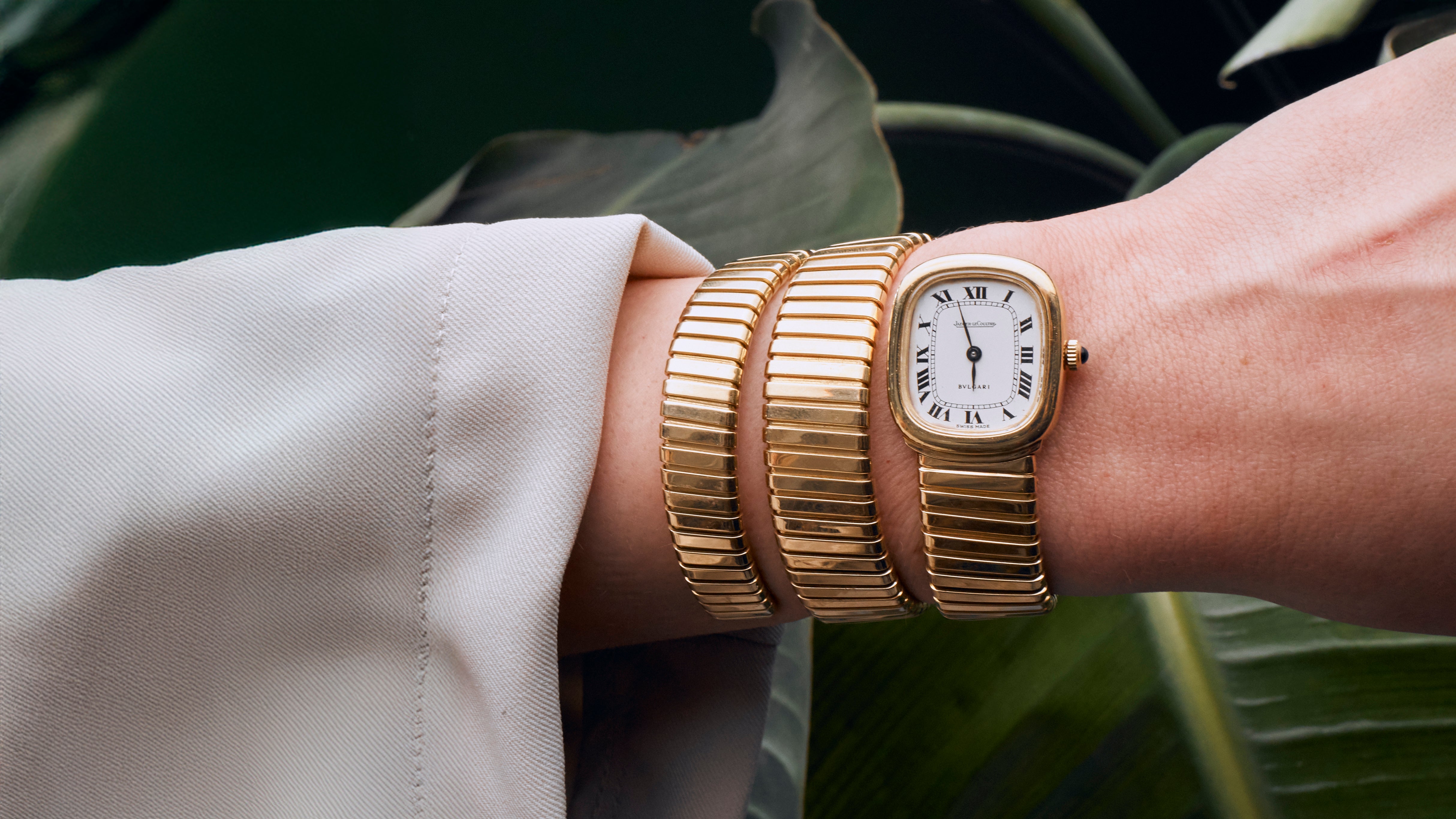 フランス オ—ルドバカラ ペントレ—「セルペンティ」 Vintage and Pre-Owned Bulgari Serpenti – Analog:Shift