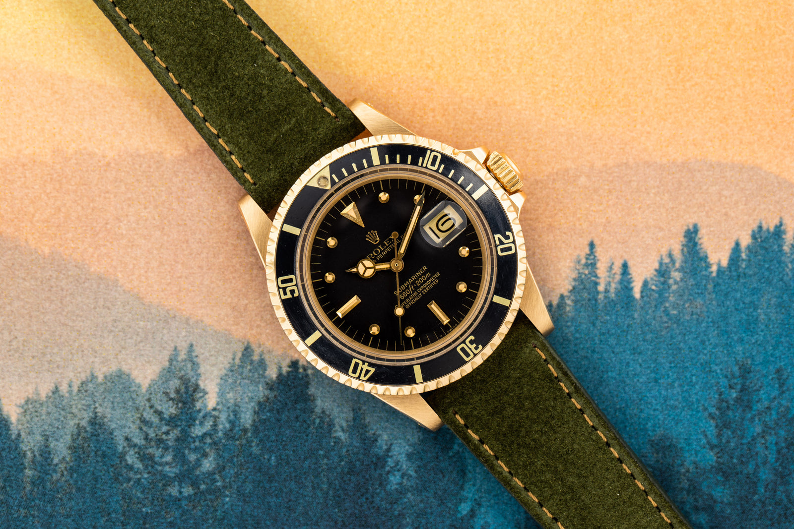 Rolex Submariner Date 18k Yellow Gold