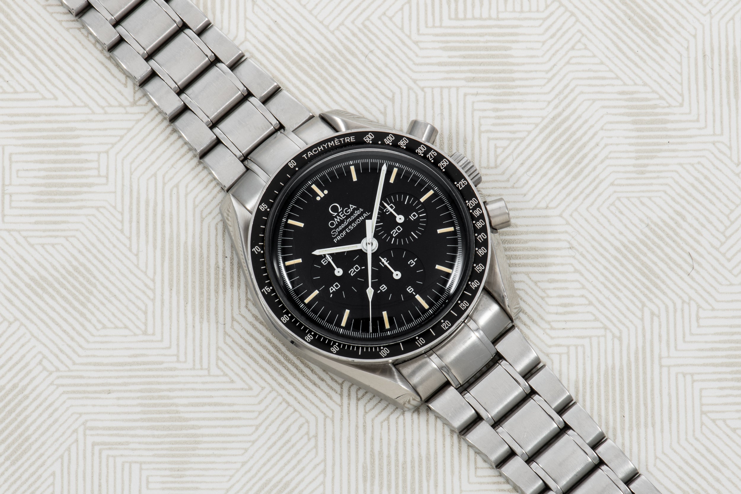 Omega Speedmaster Professional – Analog:Shift