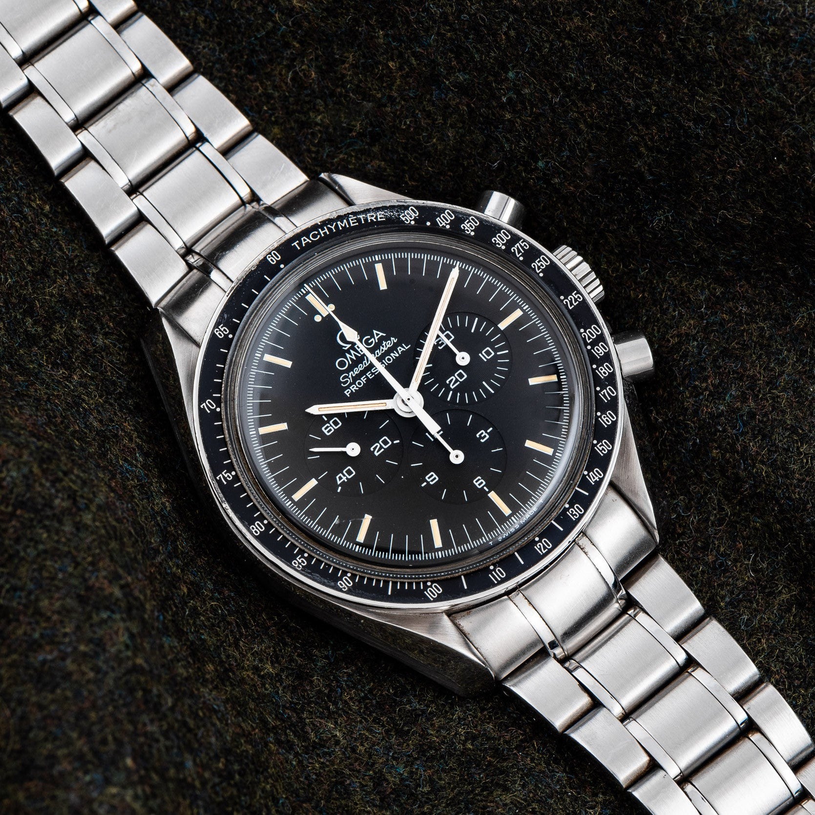 Omega Speedmaster Professional – Analog:Shift