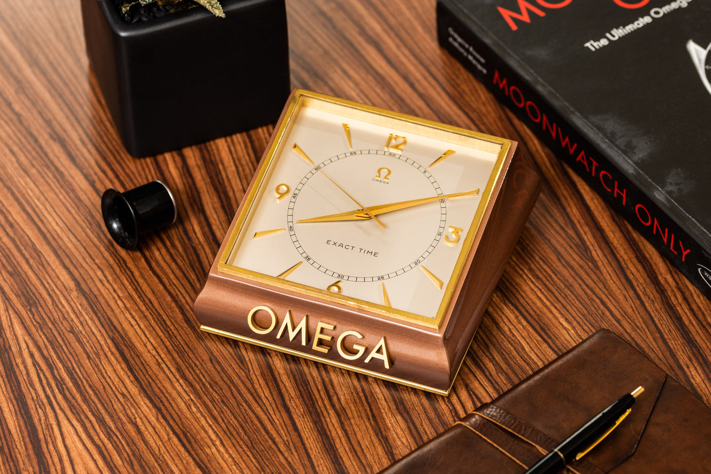 Omega Dealer Window Clock