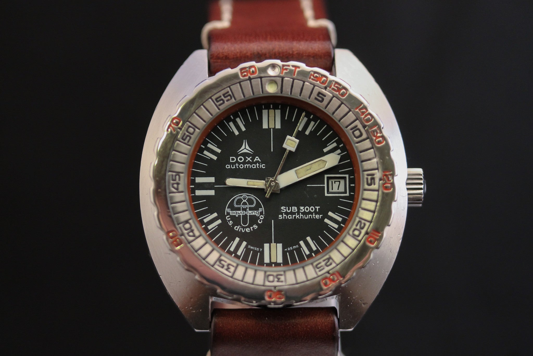 DOXA Sub 300T Sharkhunter Aqua Lung – Analog:Shift