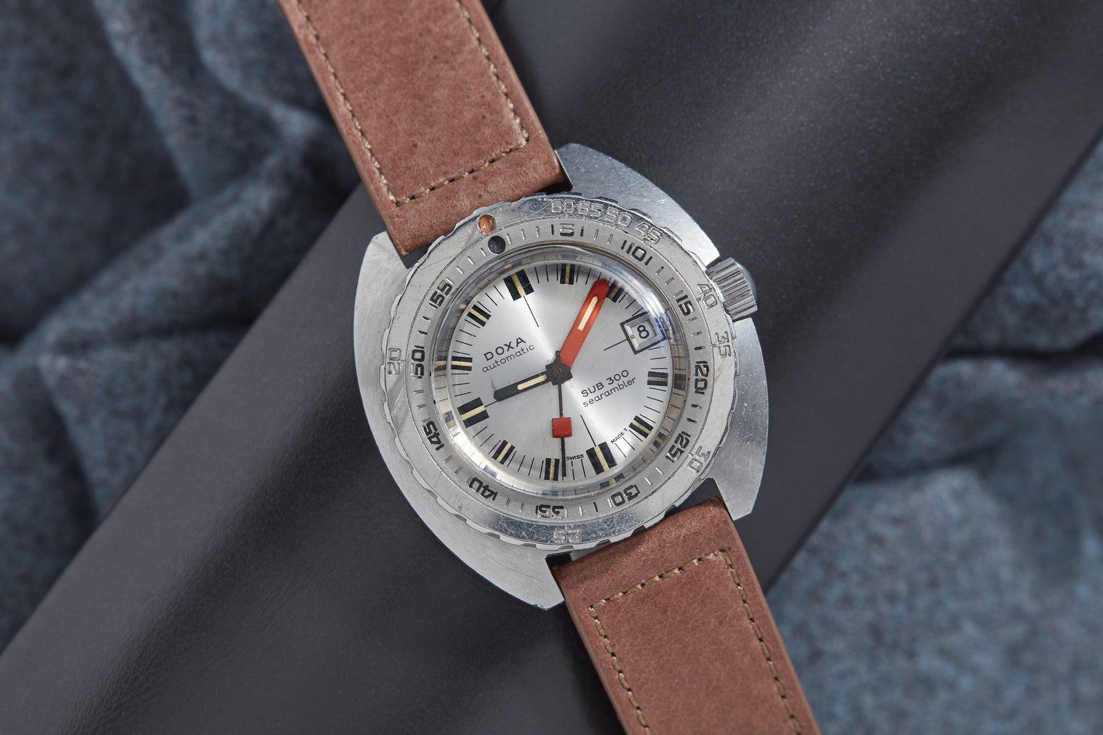 DOXA Sub 300 Searambler