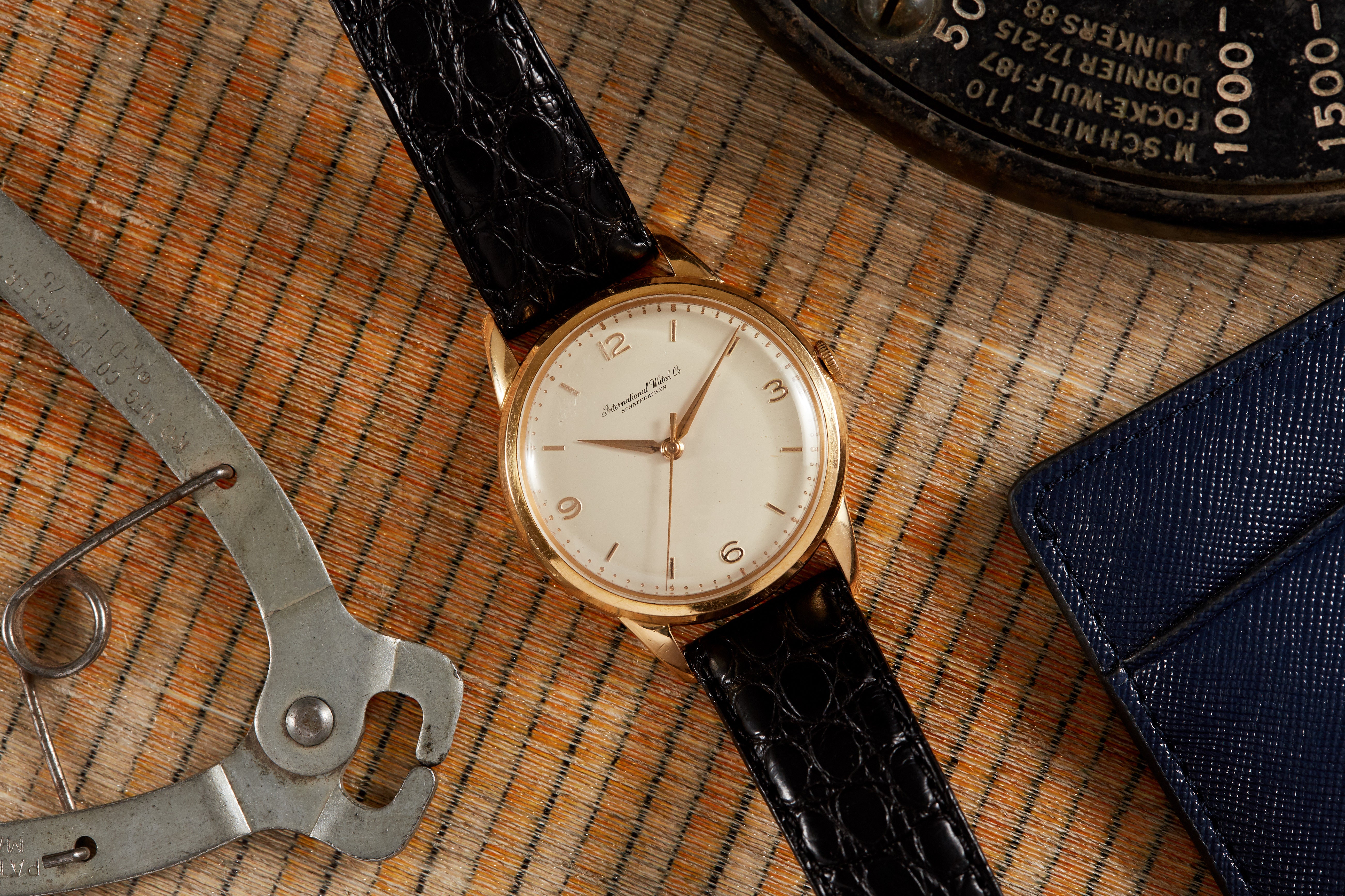 IWC Yellow Gold Dress Watch Calibre 89 Analog:Shift IWC Yellow Gold Dress Watch Calibre 89 Analog:Shift