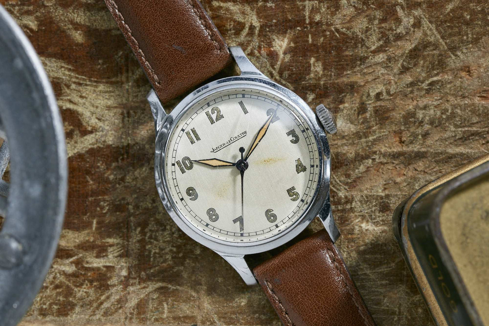 Jaeger-LeCoultre Reference 2892B with Extract from the Archives