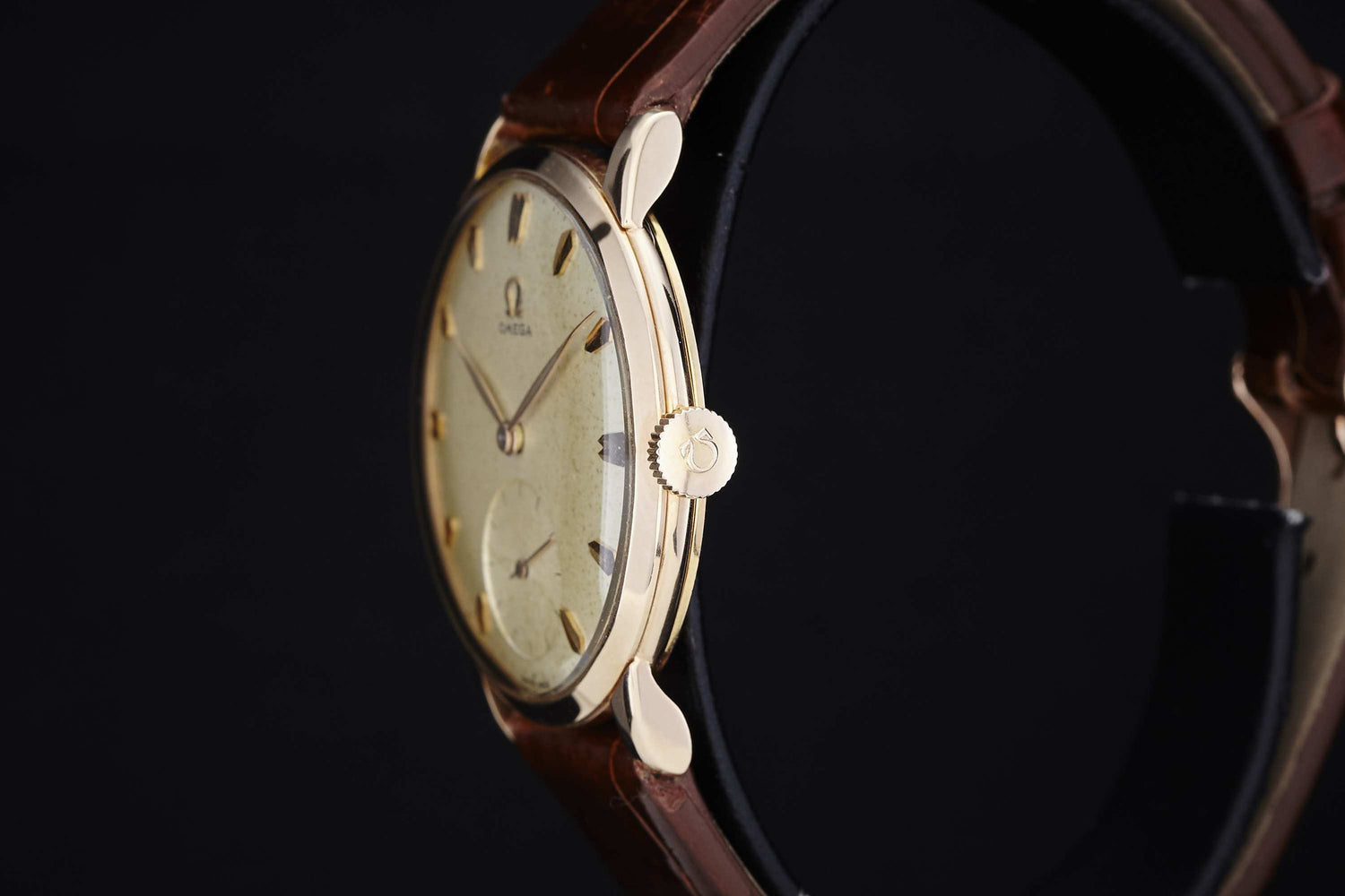 cream dial dress watch Vacheron Constantin 18 k rose gold scroll lug Dresswatch cream dial ref 6030