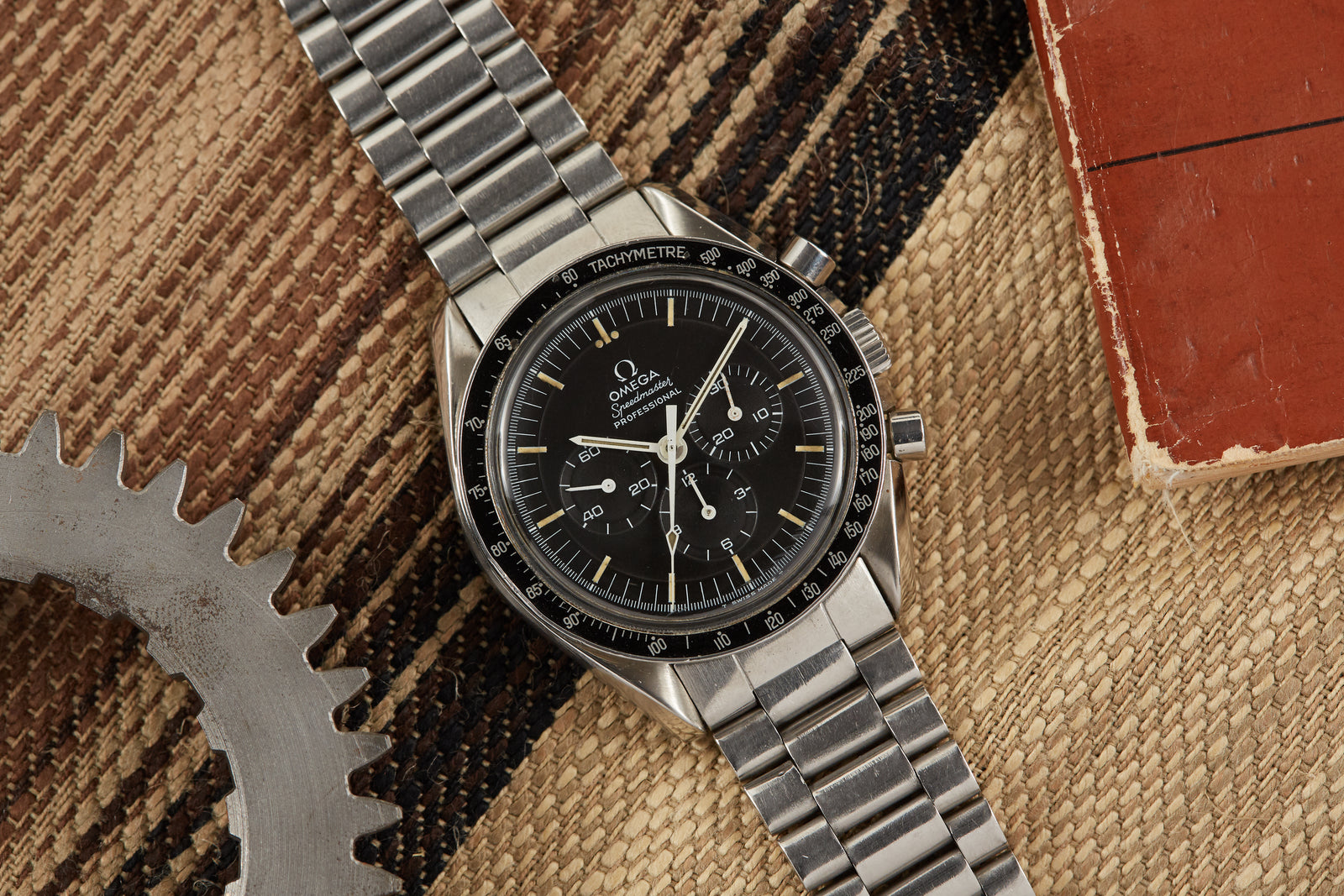 Omega Speedmaster Professional