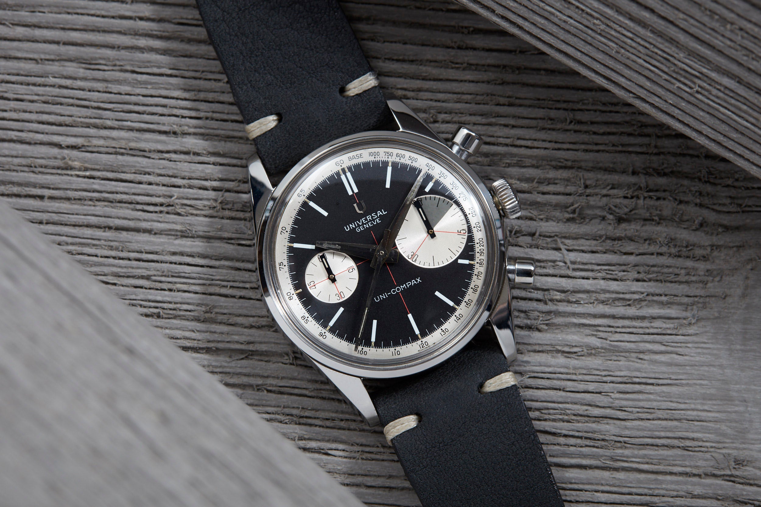 Universal Genève "Big Eye" AnalogShift