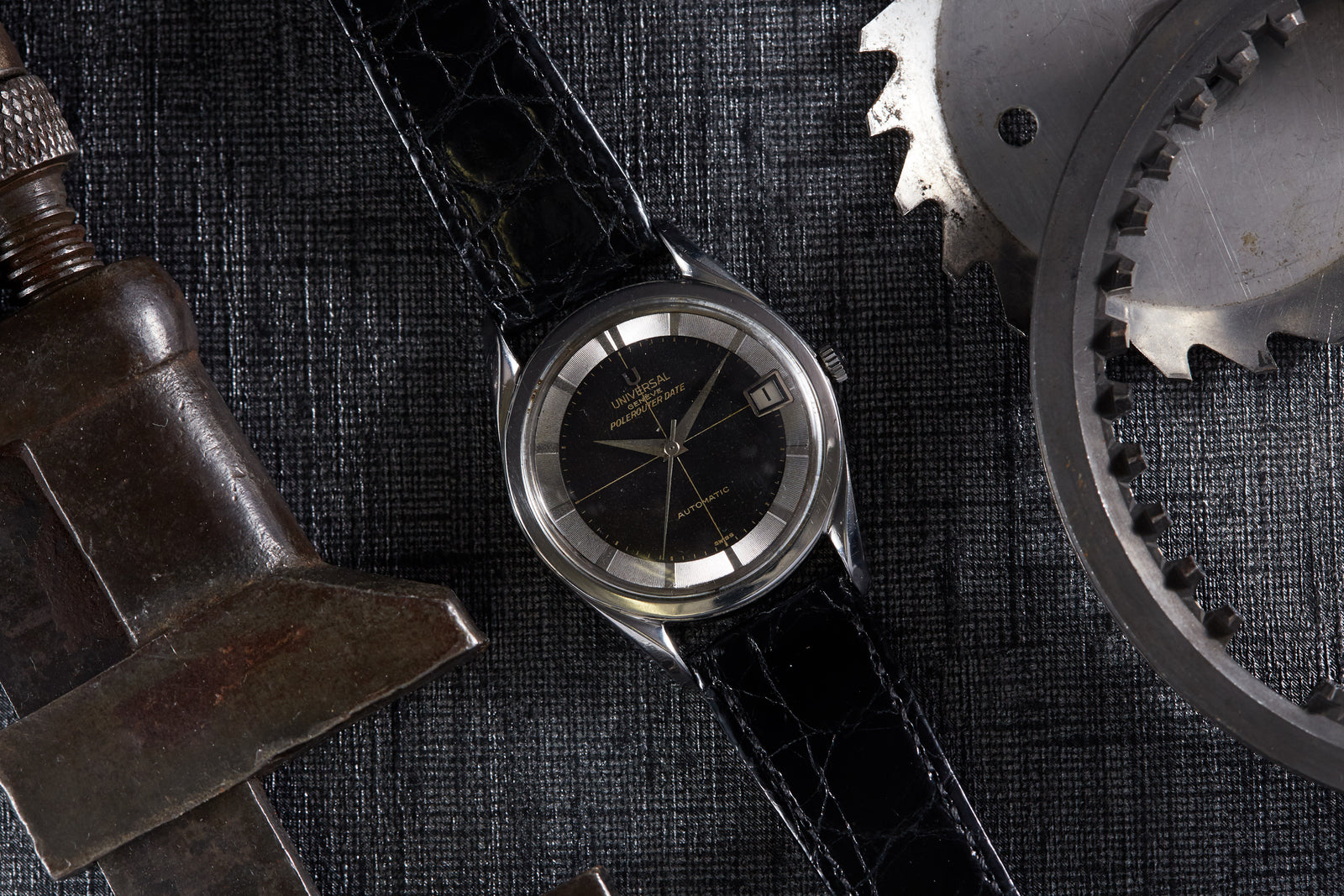 Universal Genève Polerouter Date Gilt