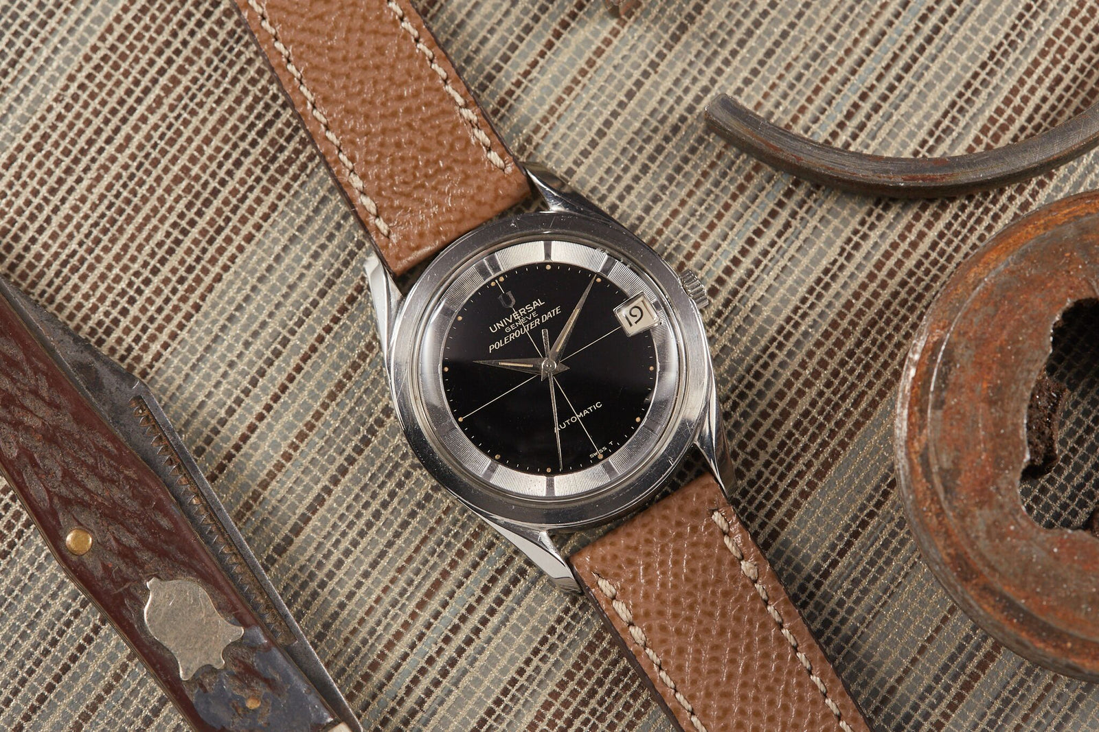Universal Genève Polerouter Date