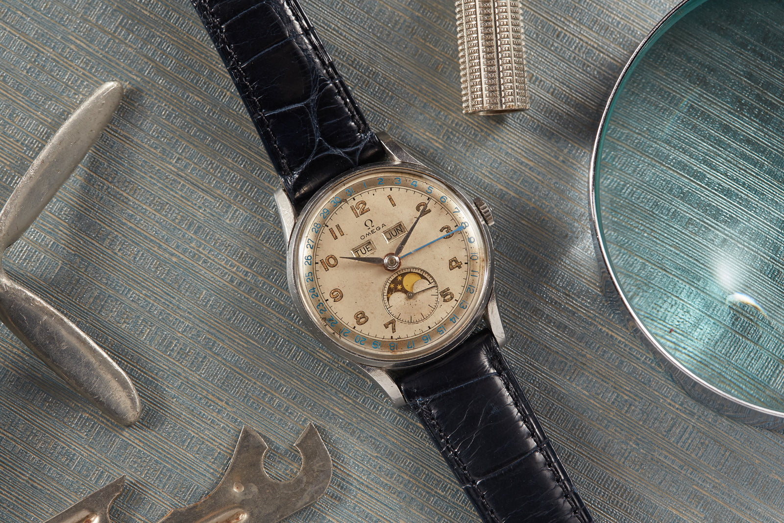 Omega Cosmic Moonphase